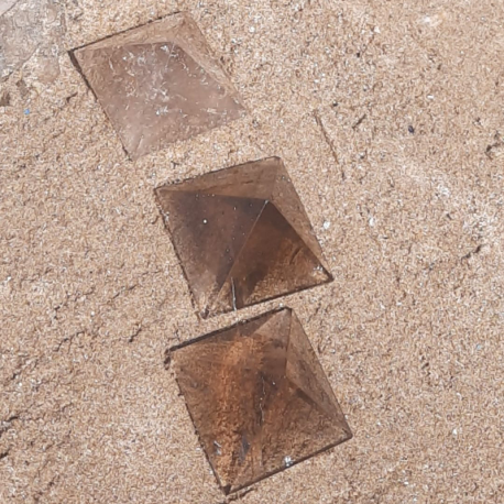 PIRÁMIDE DE CUARZO AHUMADO