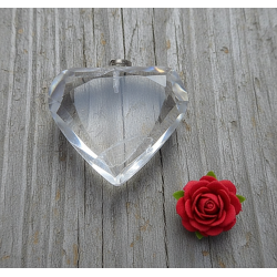 CORAZÓN TALLADO DE CUARZO BLANCO