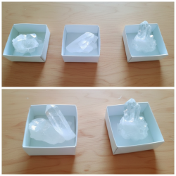 FAMILIA DE CUARZOS GEMELOS: 2 CUARZOS MINI GEMELOS EN UNA DRUSA